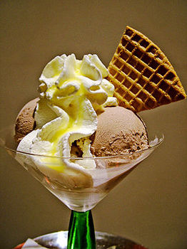 270px-Ice_Cream_dessert_02.jpg